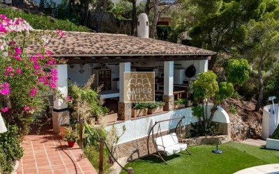 Exclusiva villa con impresionantes vistas panorámicas junto al Club de Golf de Altea